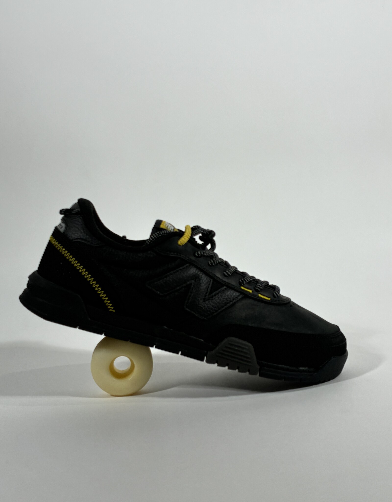 NEW BALANCE NB Numeric 440W V2 - Black / Yellow