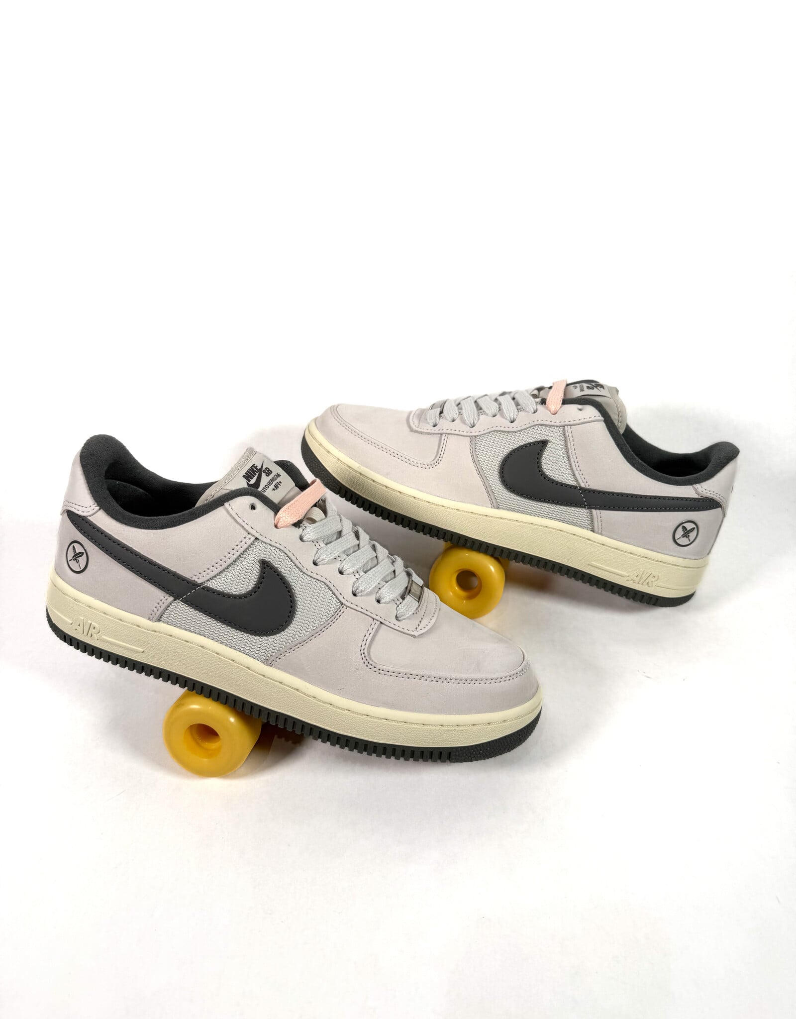 NIKE SB Air Force 1 x Yuto - White / Iron Grey / Coconut Milk