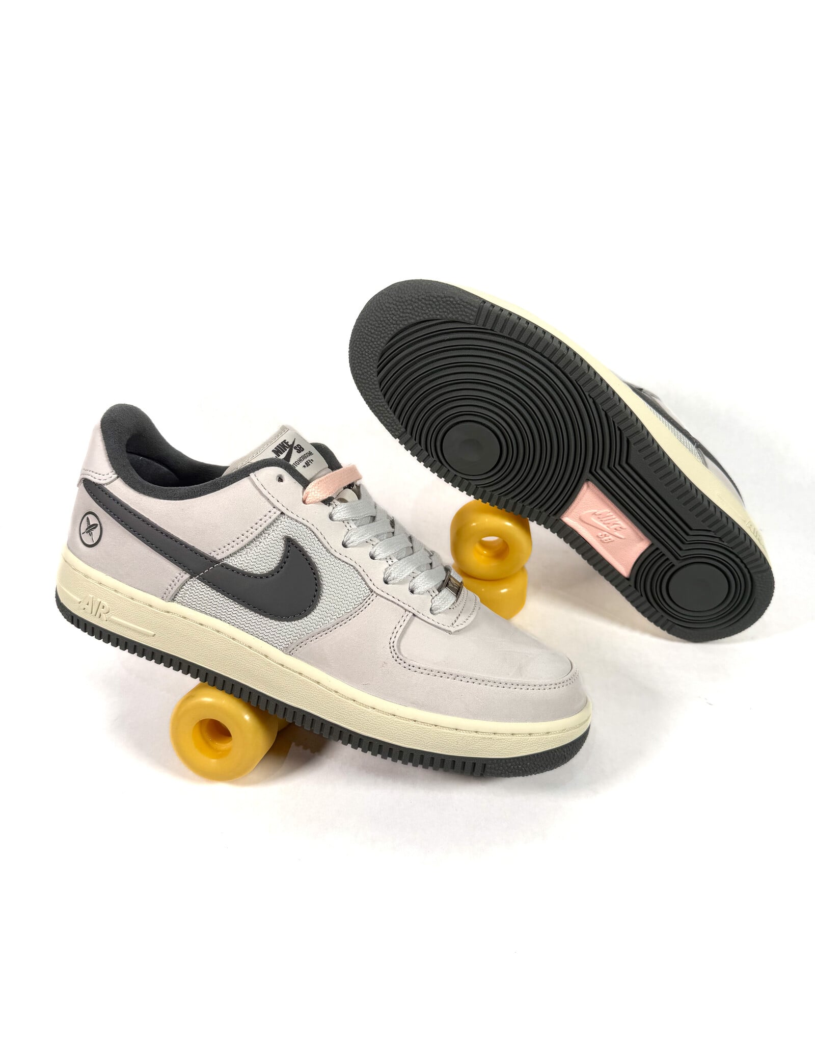 NIKE SB Air Force 1 x Yuto - White / Iron Grey / Coconut Milk