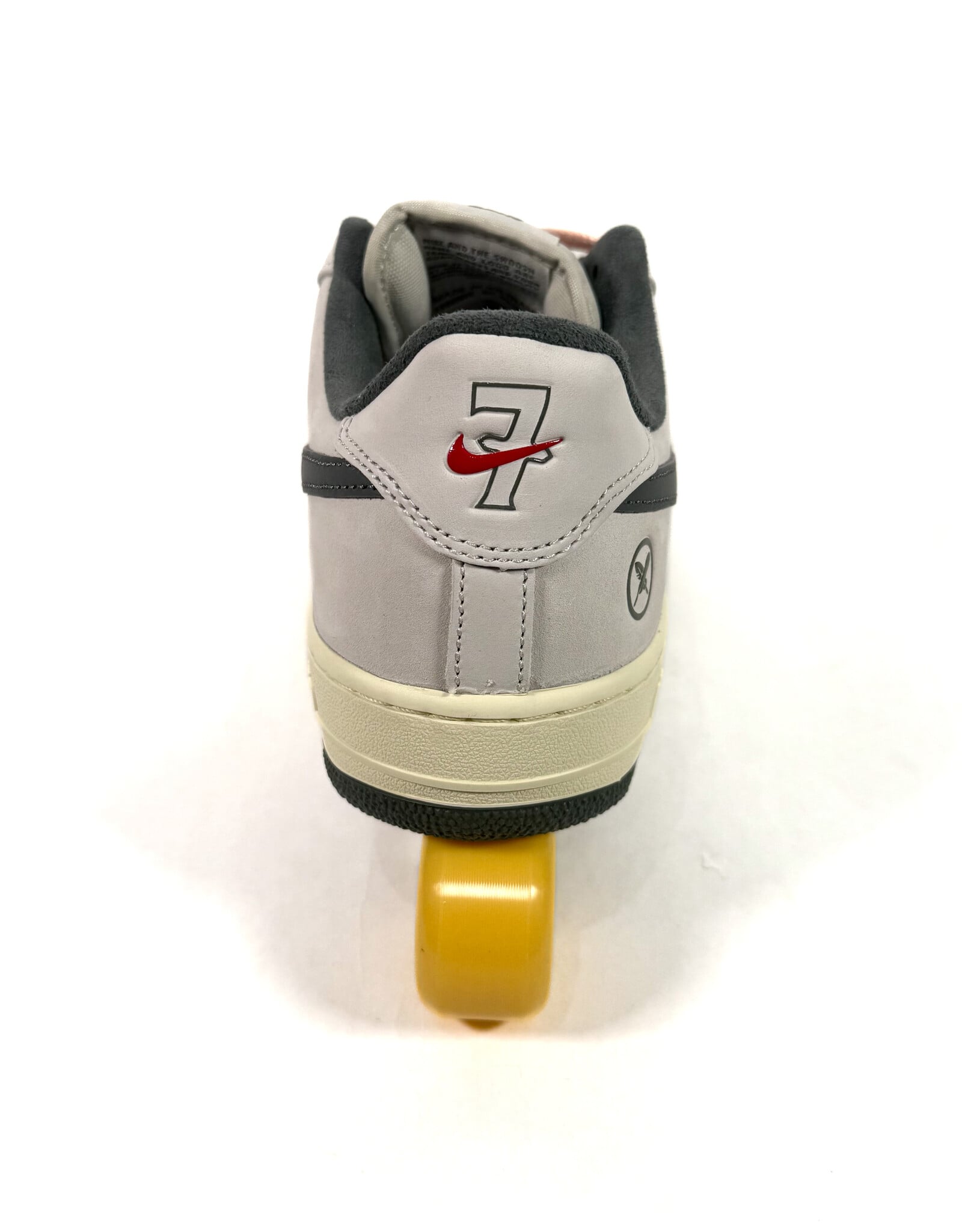 NIKE SB Air Force 1 x Yuto - White / Iron Grey / Coconut Milk