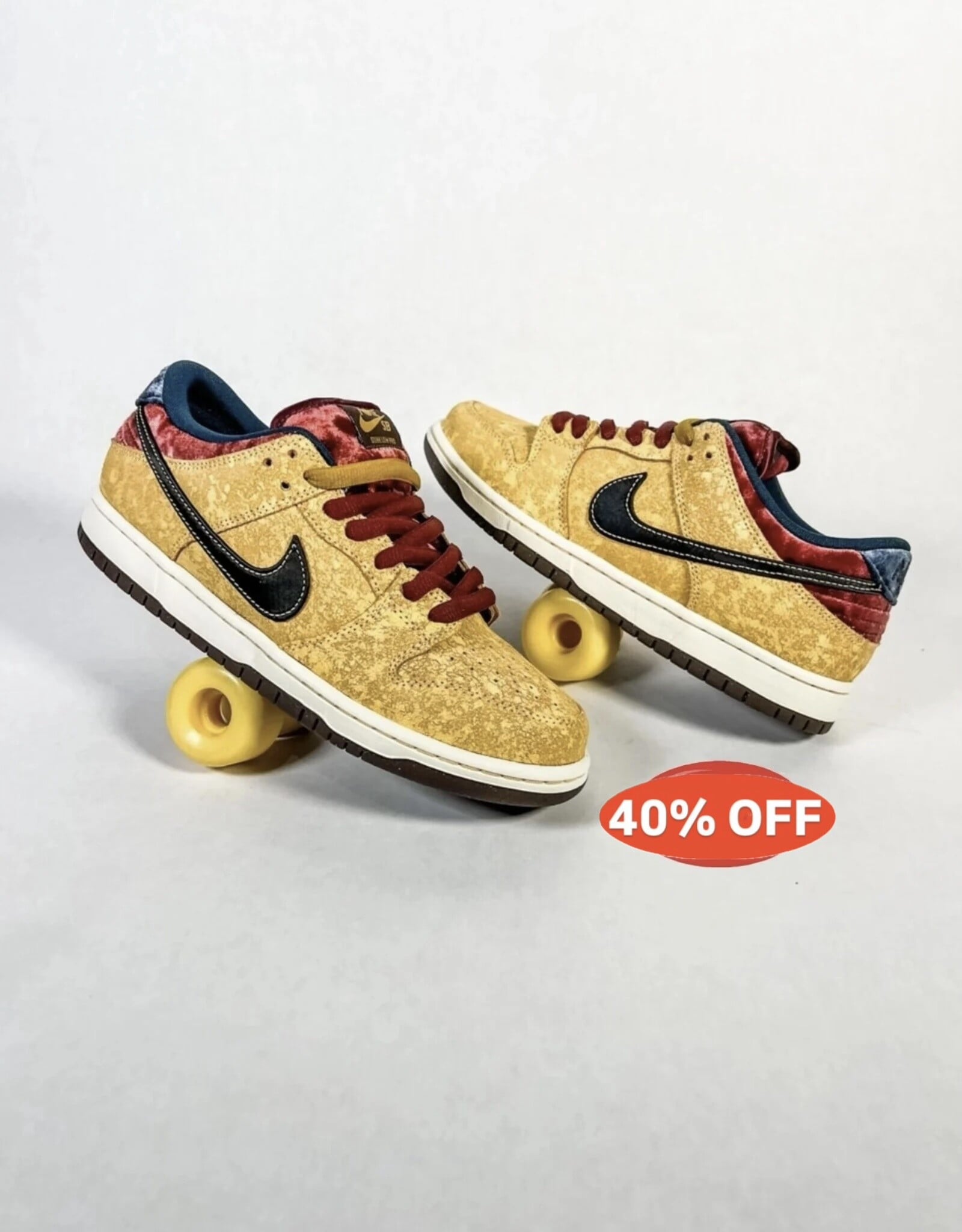 NIKE SB DUNK LOW PRO "CITY OF CINEMA" - CELESTIAL GOLD/BLACK