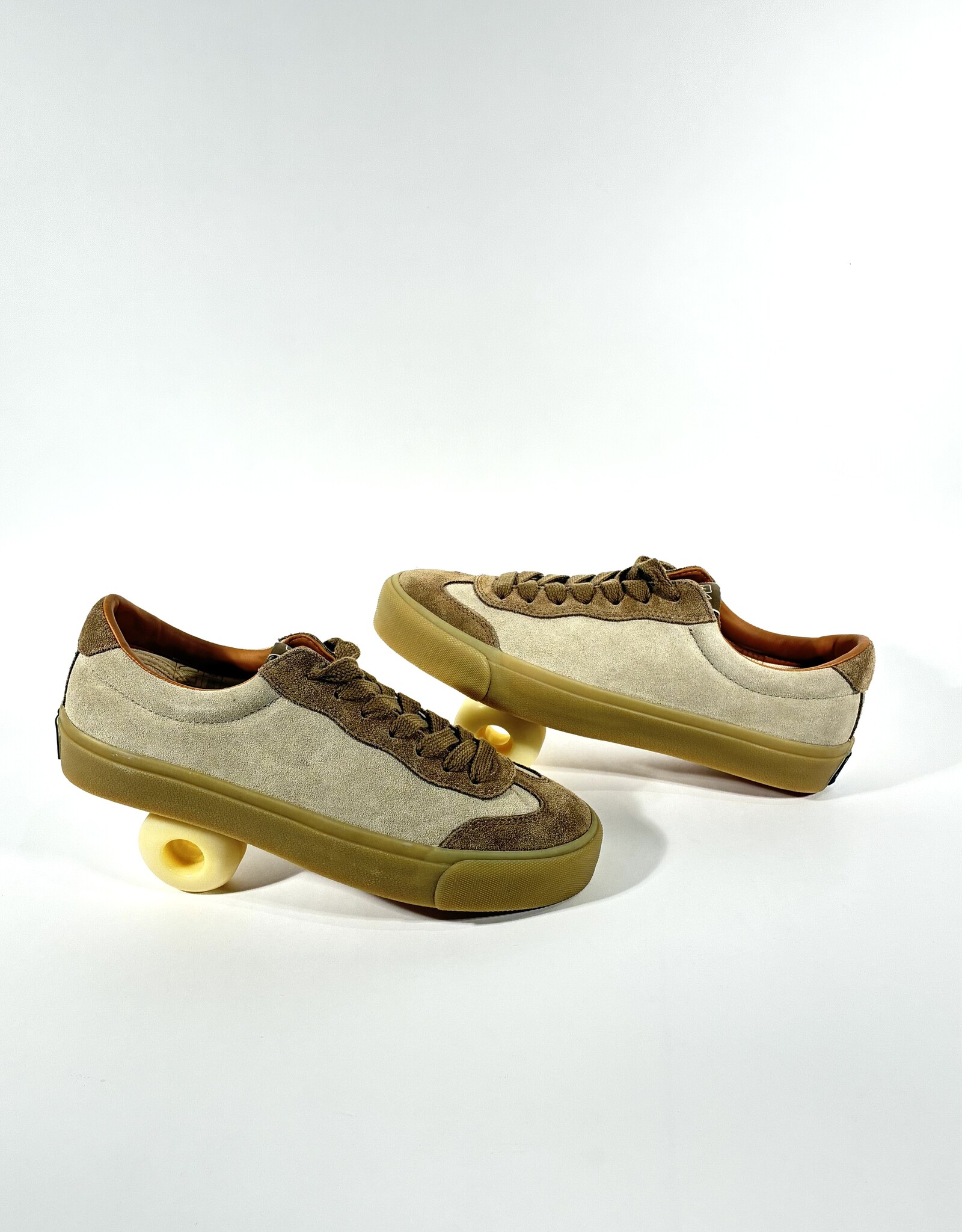 LAST RESORT VM 005 Milic - Duo Sand/Gum