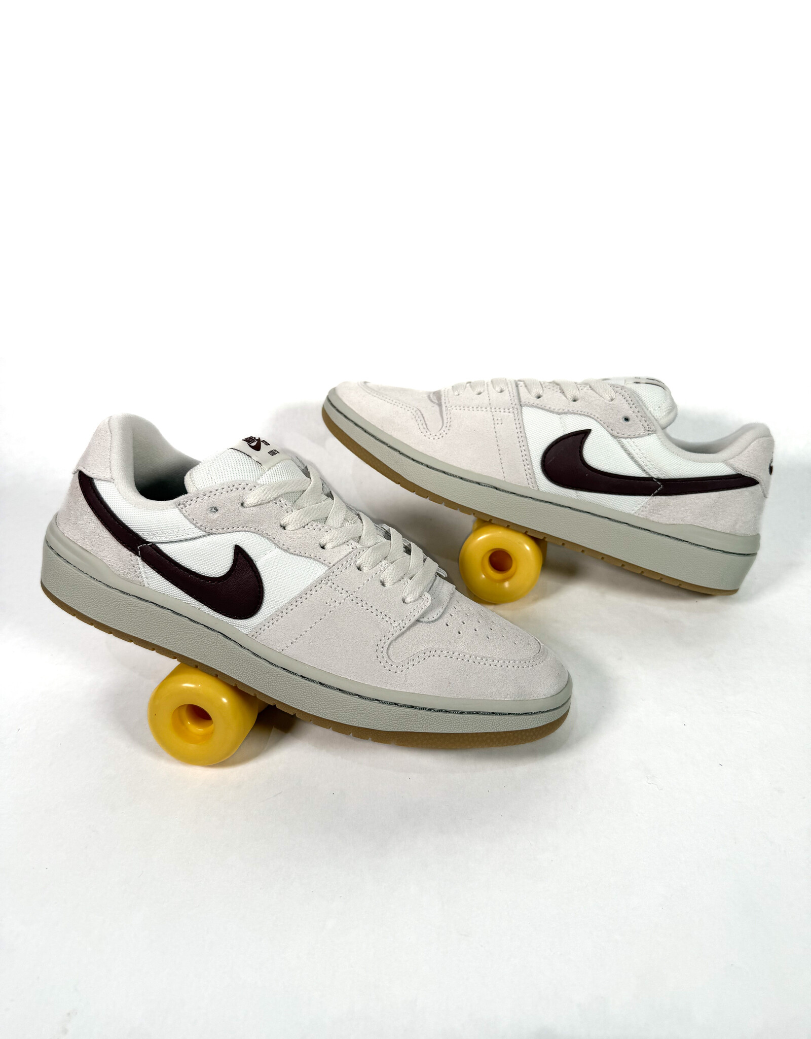 NIKE SB Code 58 - Summit White / Mystic Dates