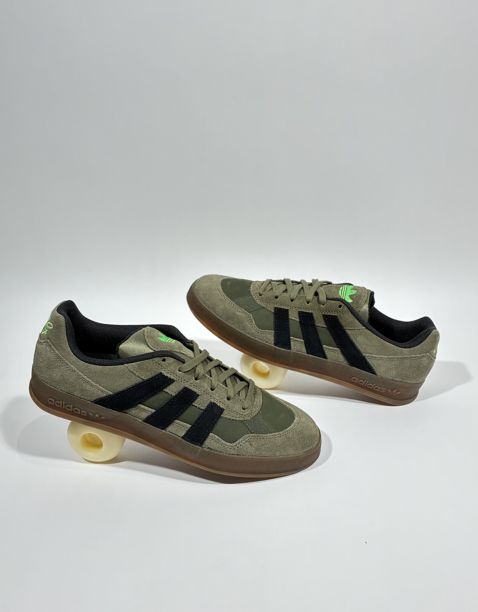 ADIDAS Aloha Super - Olive Strata / Core Black / Gum 5
