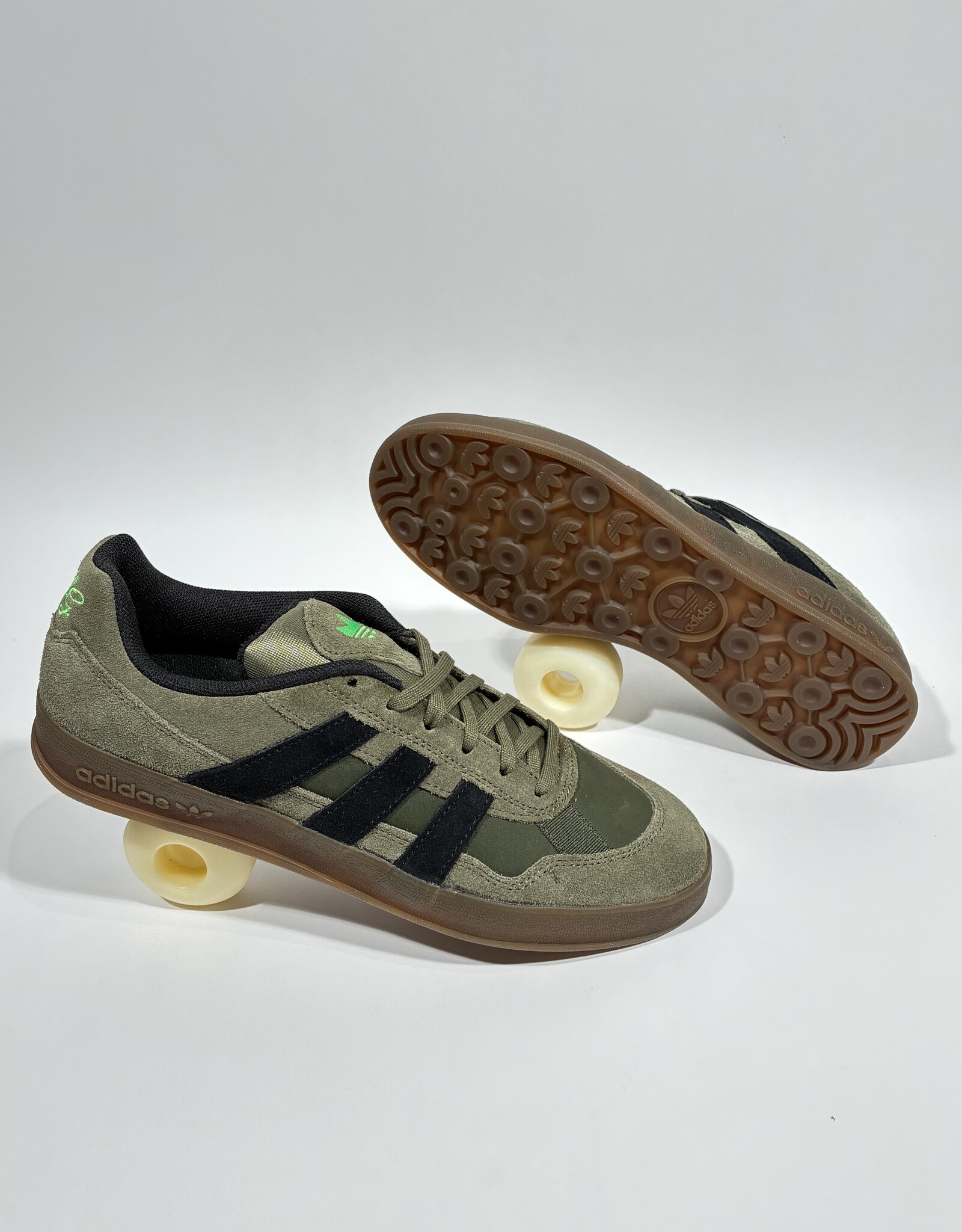ADIDAS Aloha Super - Olive Strata / Core Black / Gum 5