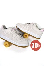 NIKE SB Air Force 1 - Lt Orewood Brn / White / Pink Foam