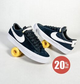 NIKE SB ZOOM BLAZER LOW PRO GT - BLACK/WHITE