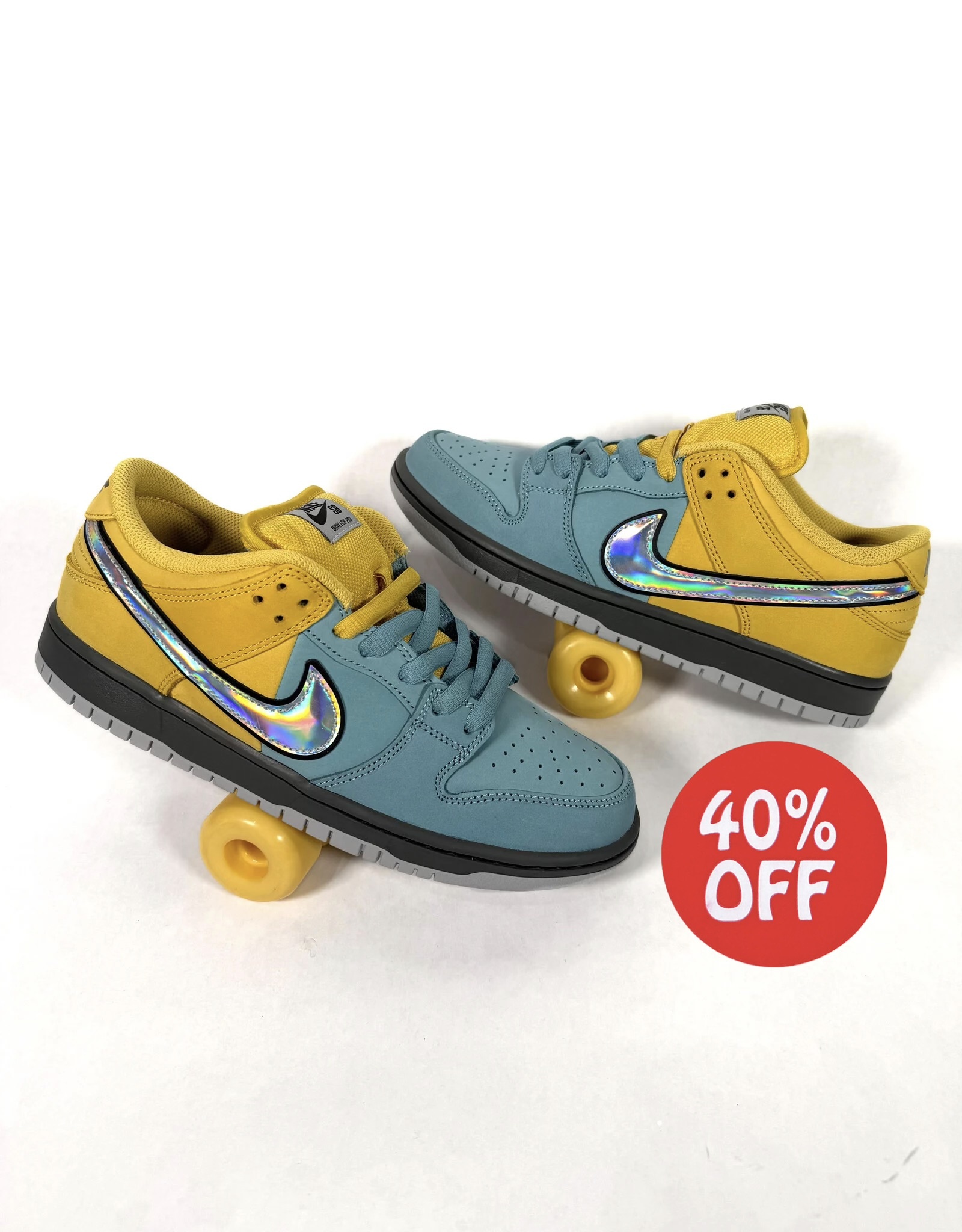 NIKE SB Dunk Low Pro 'Fast Pass' - Lightening / Wolf Grey / Denim