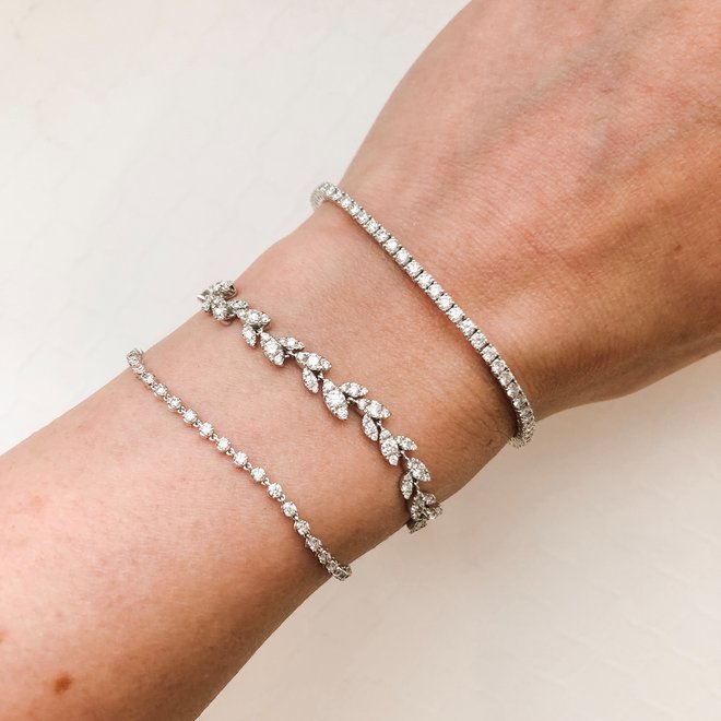 Classic diamond tennis bracelet