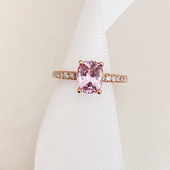 Pink sapphire and rose gold ring