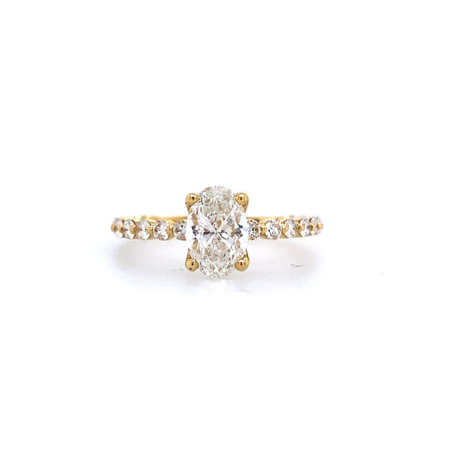 The Serena - oval cut diamond engagement ring