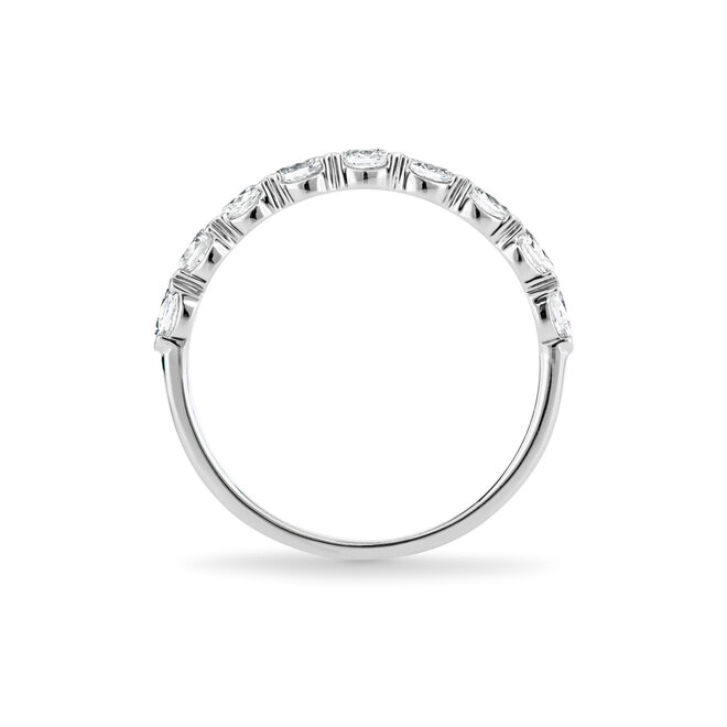 Horizontal oval cut diamond band