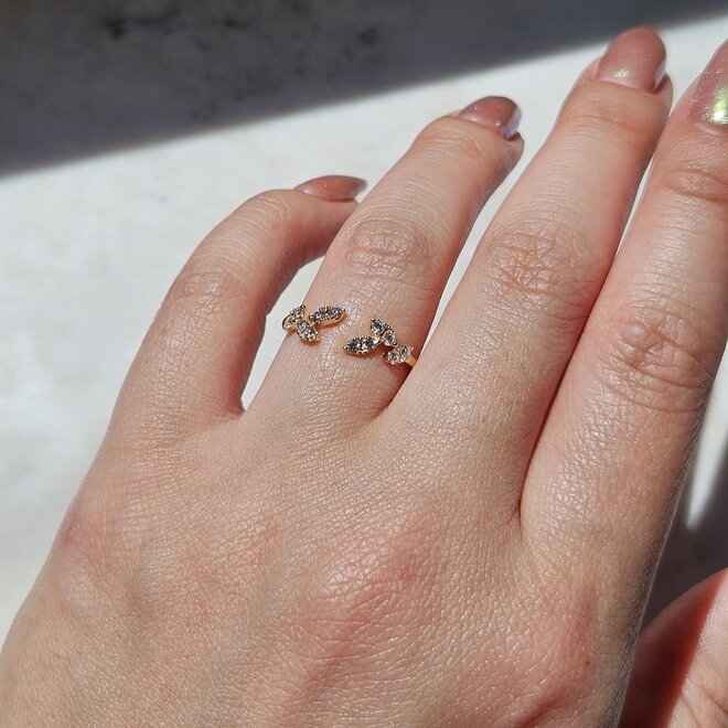 Open diamond floral band