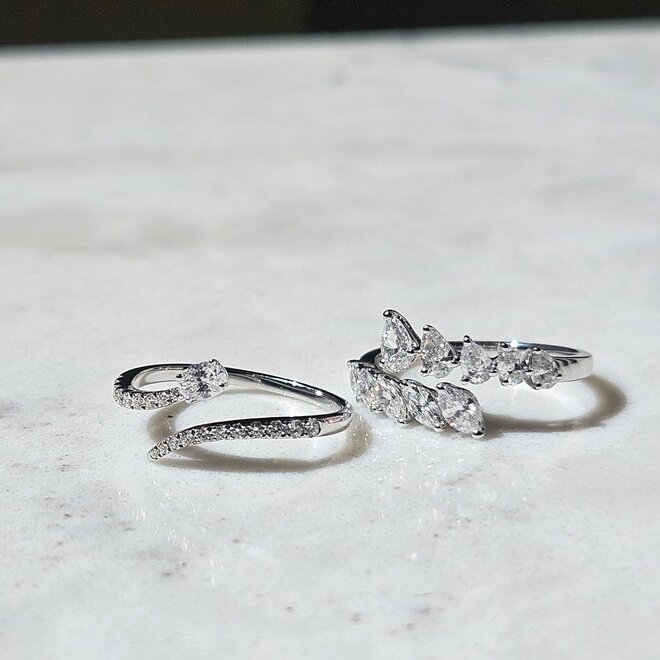 Oval diamond coil band