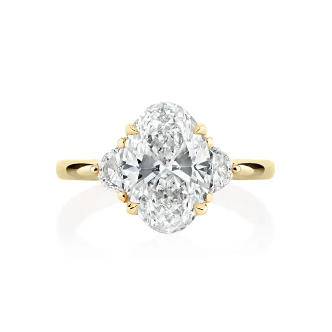 LAB The Caroline - oval cut engagement ring
