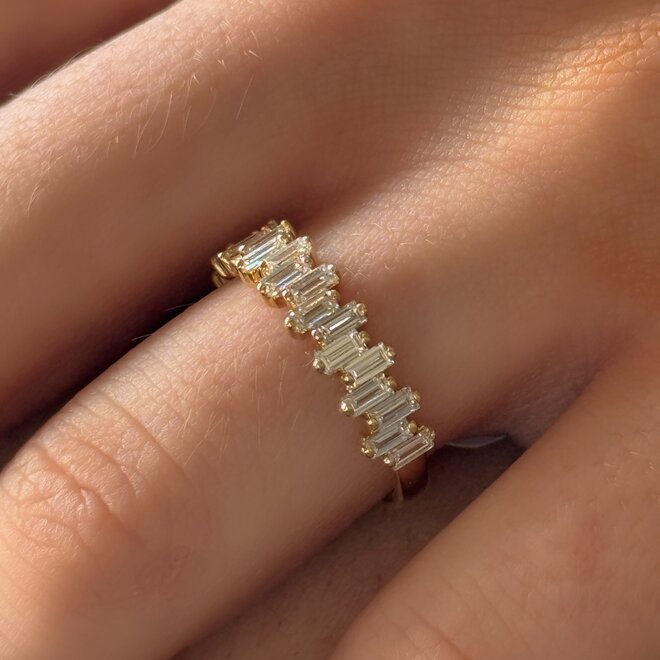 Baguette diamond band