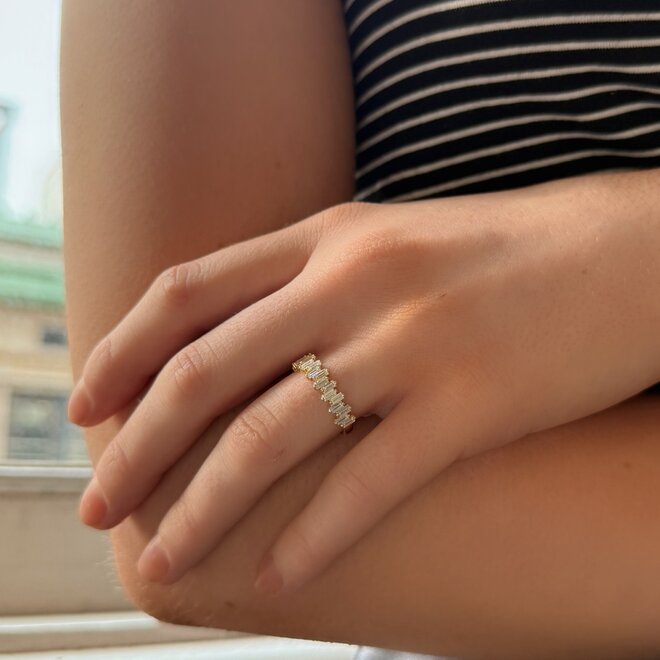 Baguette diamond band