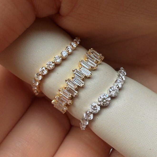 Diamond curve band - petite