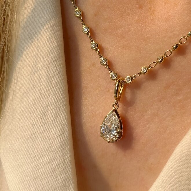 Bezel set diamond station necklace