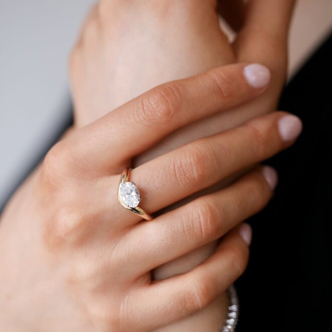 LAB The Sloane oval cut engagement ring