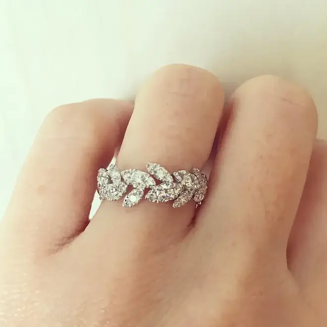 Diamond leaf band - white