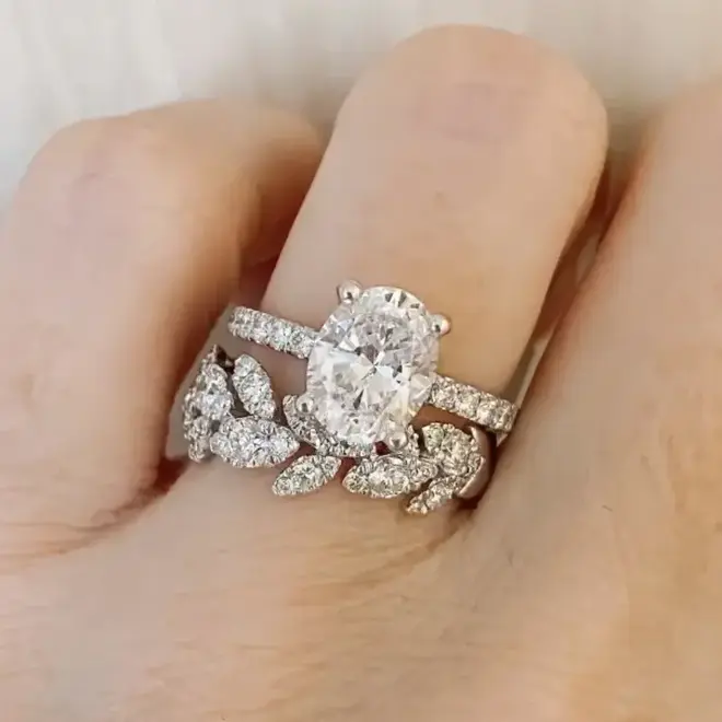 Diamond leaf band - white