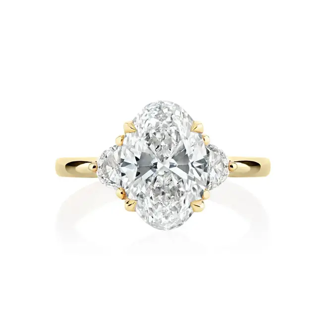 LAB The Caroline oval cut engagement ring