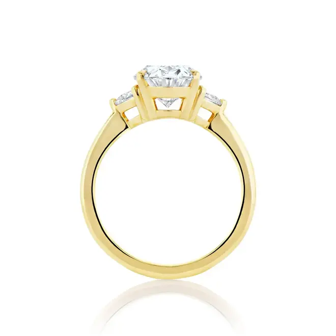 LAB The Caroline oval cut engagement ring