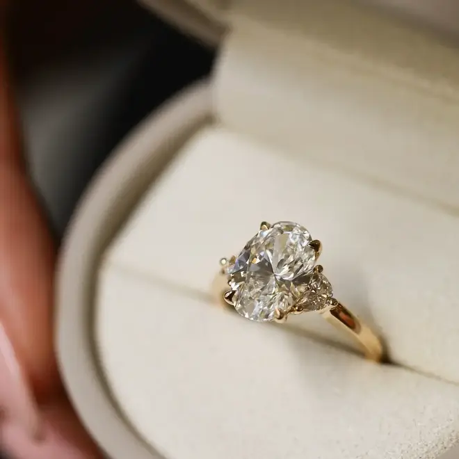 LAB The Caroline oval cut engagement ring