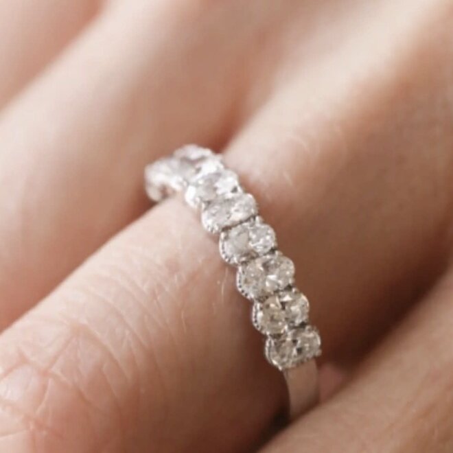 LAB - Ten oval diamond band