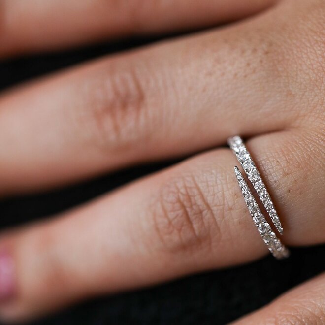 Diamond coil ring