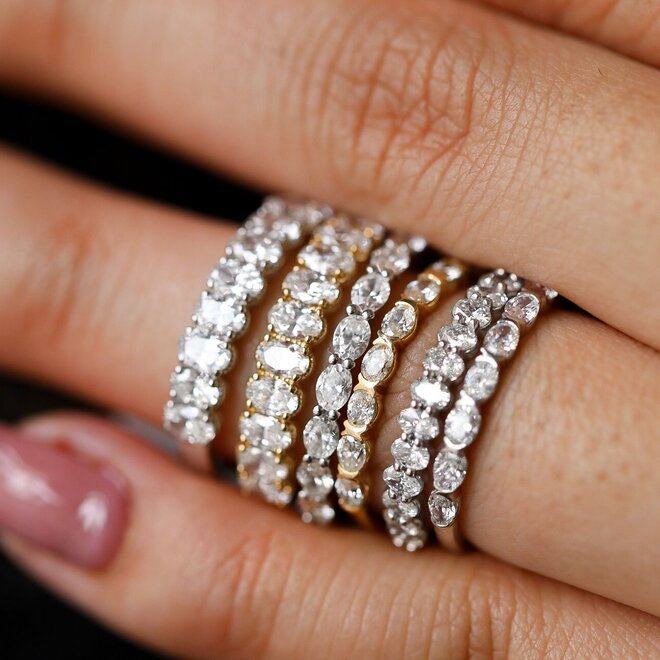 Horizontal oval cut diamond band