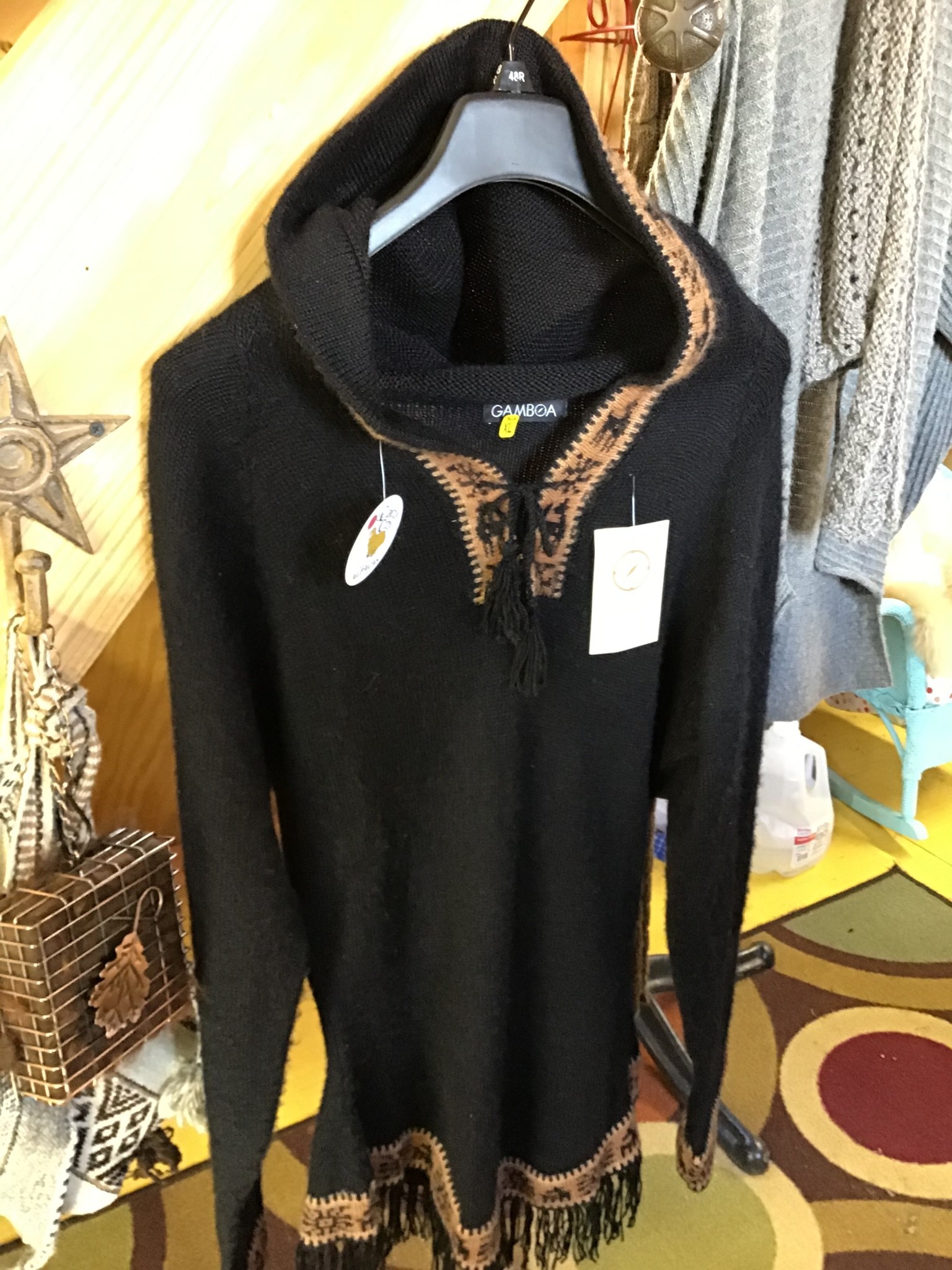 Alpaca Mall Alpaca Sweater w Hoodie, Black w Brn trim