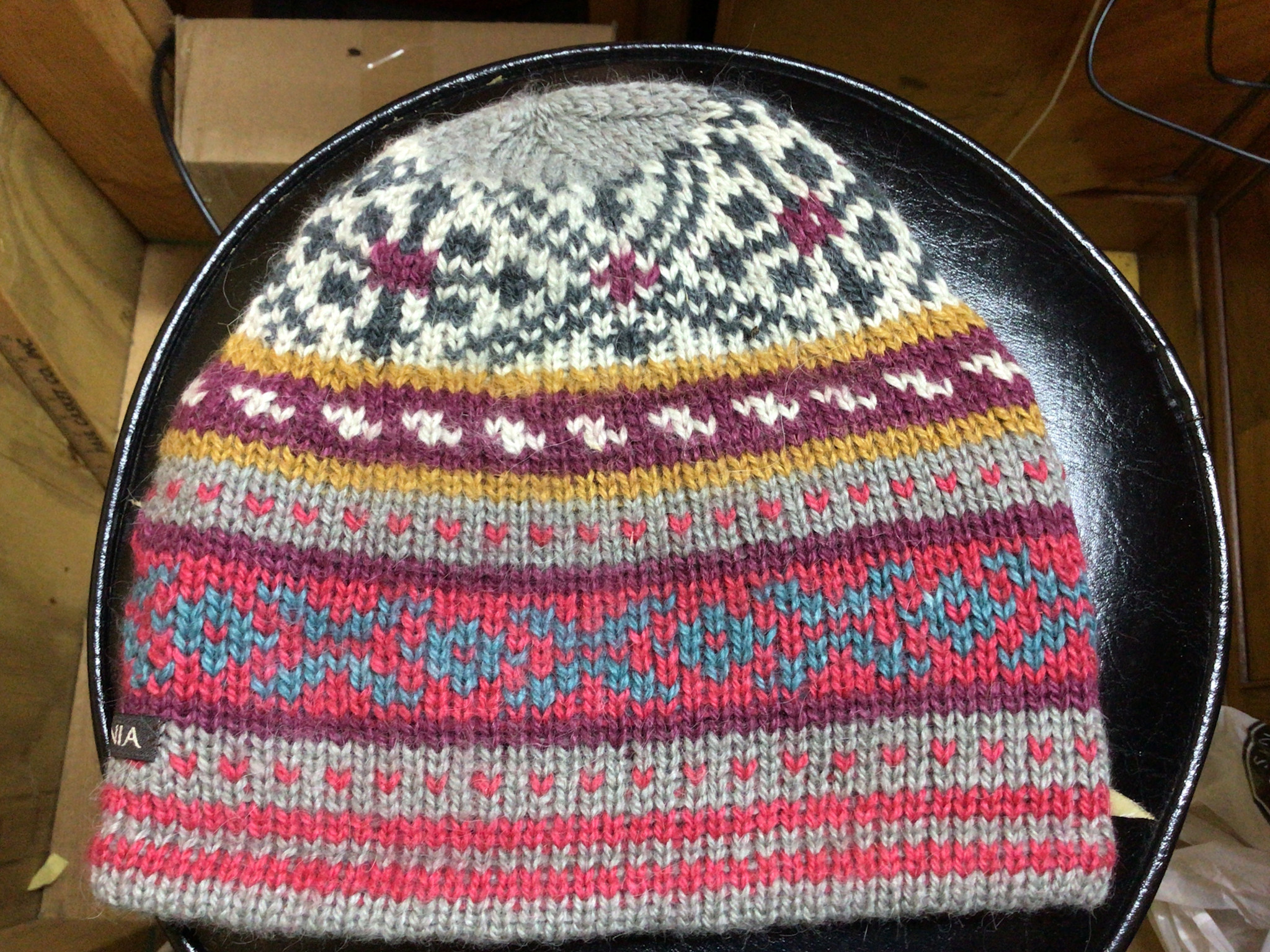 Artansia Alpaca Hat , Lined Gray w Blue Red Design
