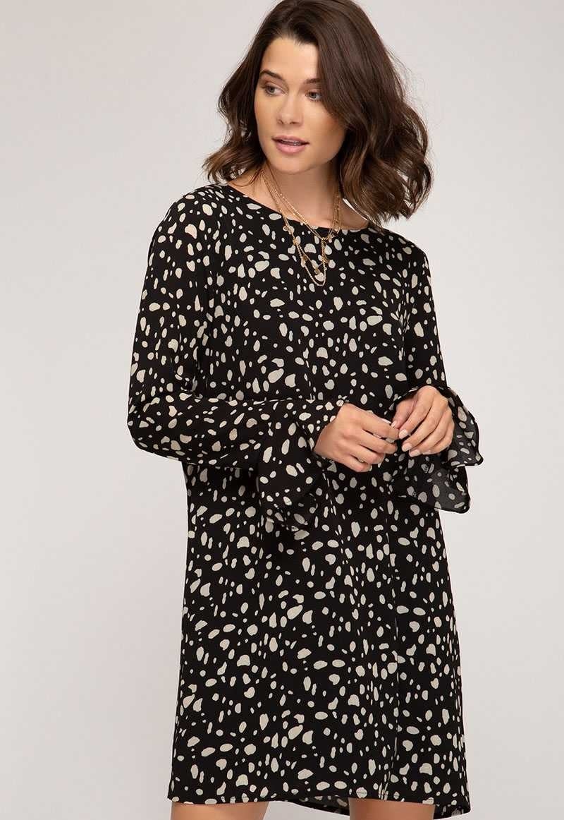 black and white shift dress with sleeves