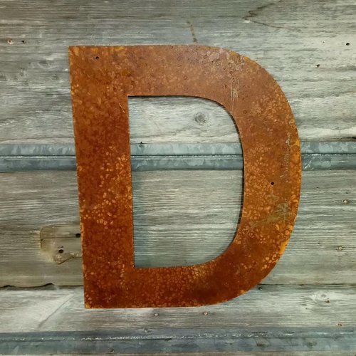 Rusted Metal Letter D 18