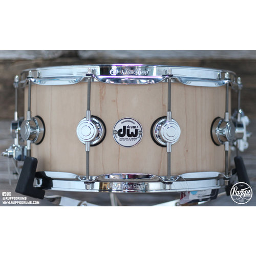 DW DW 6.5x14 Collectors Series Maple Satin Oil Snare Drum 10+6 VLT Chrome Hardware DW DW 6.5x14 Collectors Series Maple Satin Oil Snare Drum 10+6 VLT Chrome Hardware