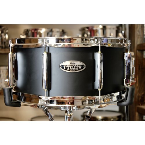 Pearl Pearl Modern Utility 6.5x14" Satin Black Maple Snare Drum Pearl Pearl Modern Utility 6.5x14" Satin Black Maple Snare Drum