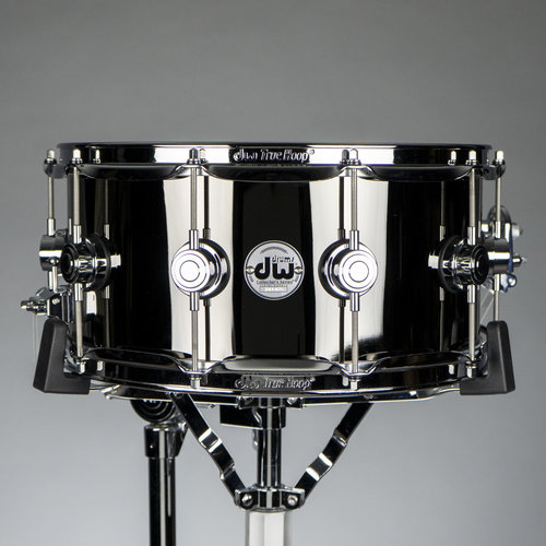 DW DW Collector's Black Nickel Over Brass 6.5"x14" Snare Drum (B-Stock) DW DW Collector's Black Nickel Over Brass 6.5"x14" Snare Drum (B-Stock)