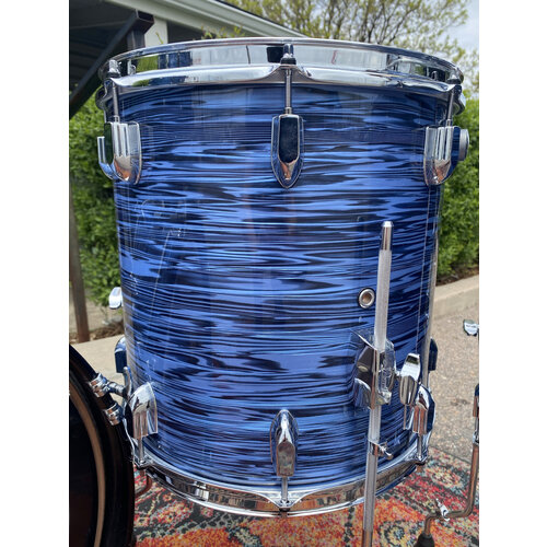 Pearl Used Pearl President Series Deluxe 5pc Shellpack (Ocean Ripple)