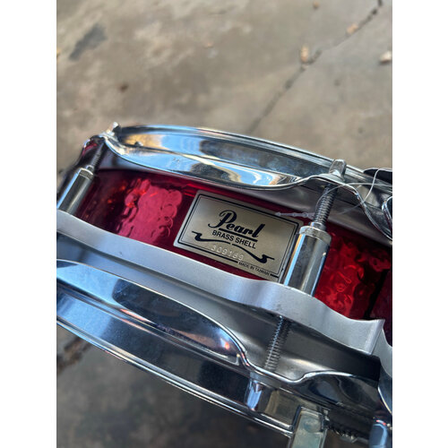 Pearl Used Pearl 3.5x14" Brass Free Floater Snare Drum (21st Anniversary Hammered Red Shell)