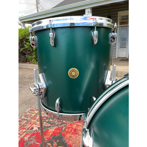Gretsch Gretsch USA Custom 3pc Shell Pack (Satin Cadillac Green w/Silver Sparkle Inlay)