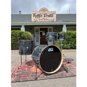 DW DW Collector's 4pc SSC Maple Shellpack (Grey Crystal Finish Ply w/Black Nickel Hardware)