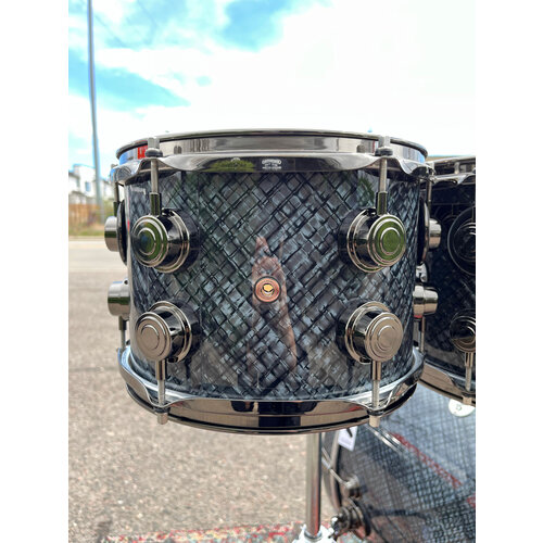 DW DW Collector's 4pc SSC Maple Shellpack (Grey Crystal Finish Ply w/Black Nickel Hardware)