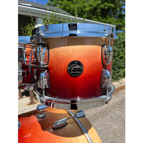 Gretsch Used Gretsch 5pc Renown Shellpack (Natural Walnut Fade)