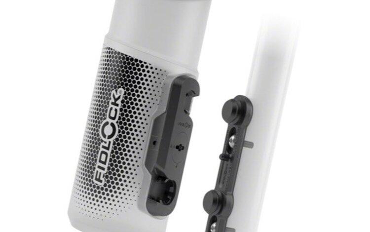 FIDLOCK Fidlock Twist Water Bottle + Base, Clear - 600ml
