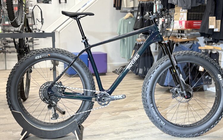 BOREALIS DEMO - BOREALIS CRESTONE , GREEN / SILVER, XL - custom build