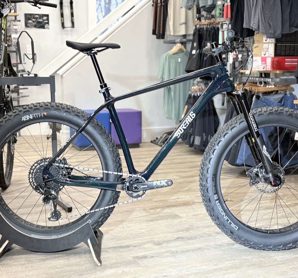 BOREALIS DEMO - BOREALIS CRESTONE , GREEN / SILVER, XL - custom build