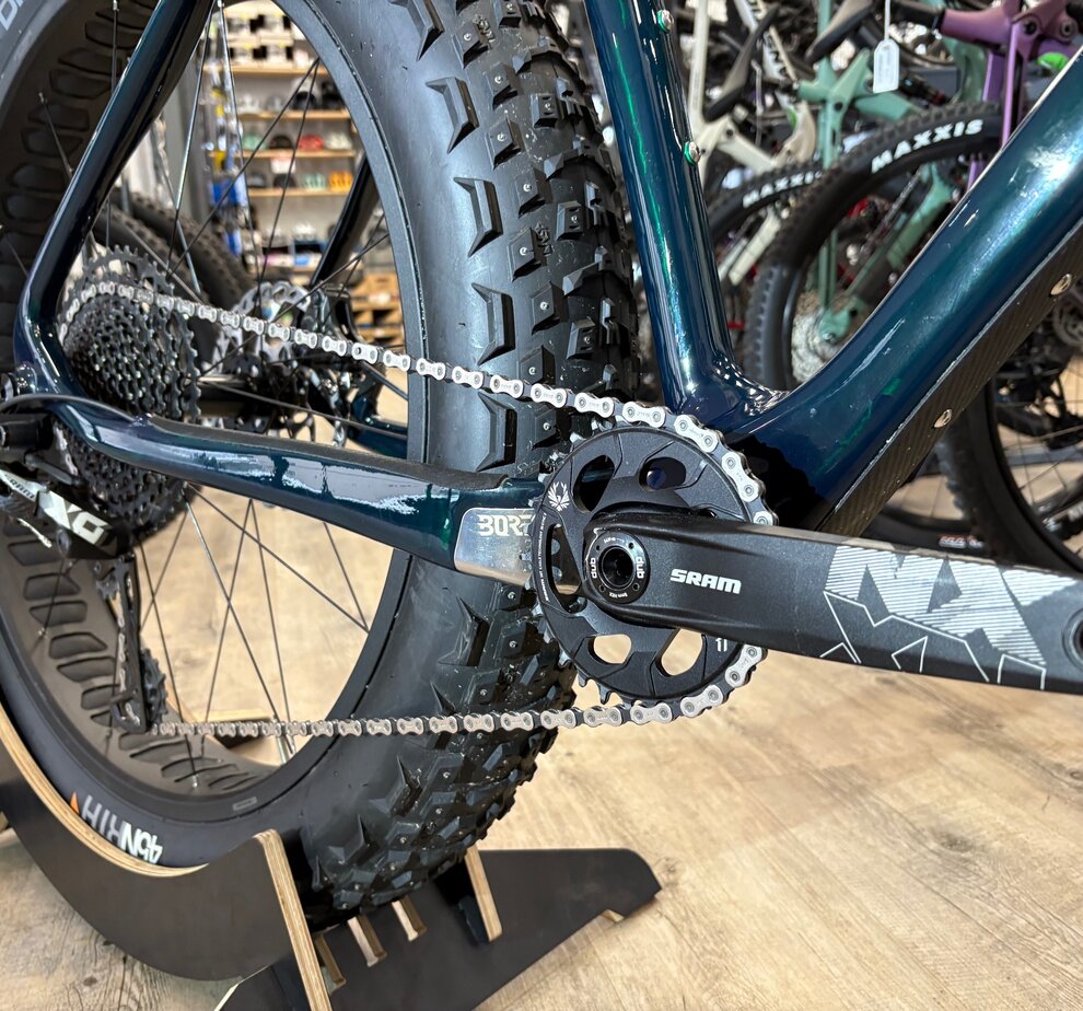 BOREALIS DEMO - BOREALIS CRESTONE , GREEN / SILVER, XL - custom build