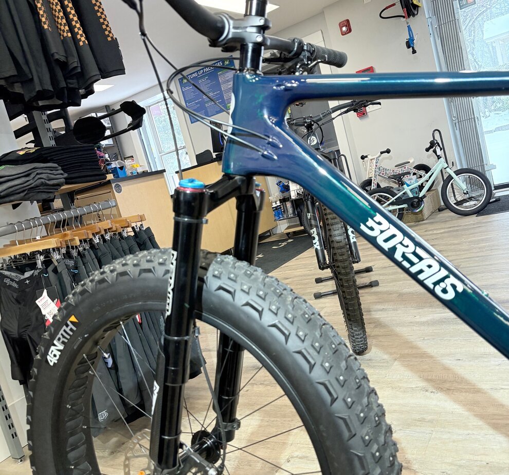 BOREALIS DEMO - BOREALIS CRESTONE , GREEN / SILVER, XL - custom build